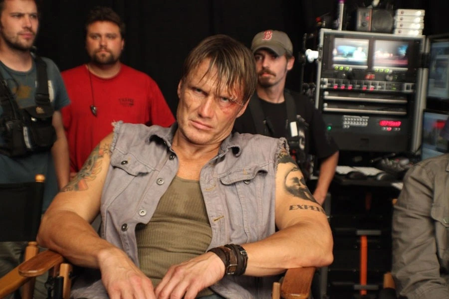 dolph lundgren en los mercenarios