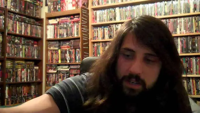 Dustin Mills, director de The Puppet Monster Massacre, cineasta de cine B independiente de Ohio